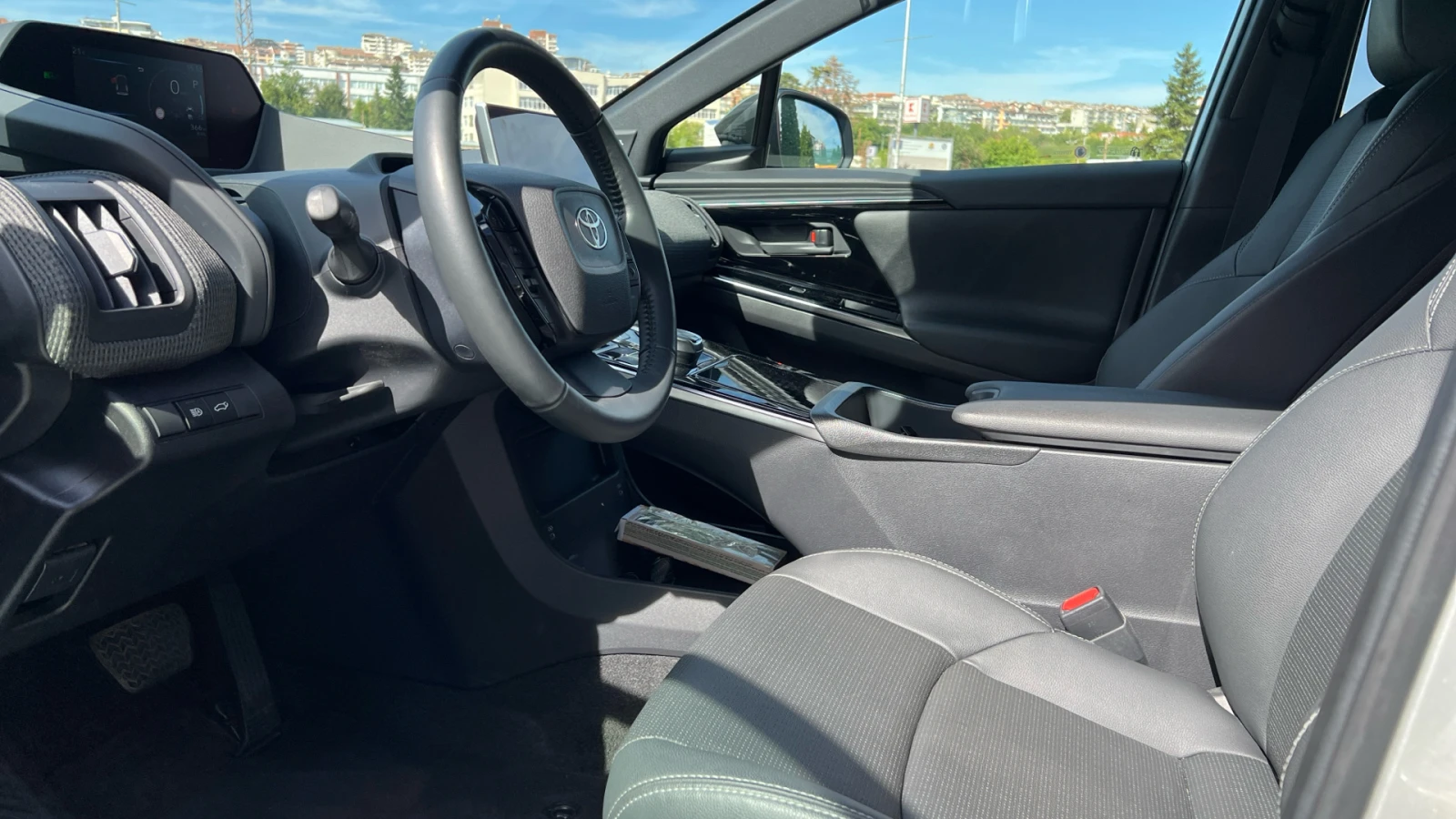 Toyota bZ4X Luxury 4x2 72kW JBL - изображение 9