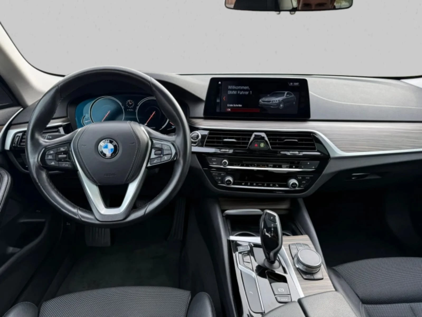 BMW 530 d xDrive A G30 - изображение 9