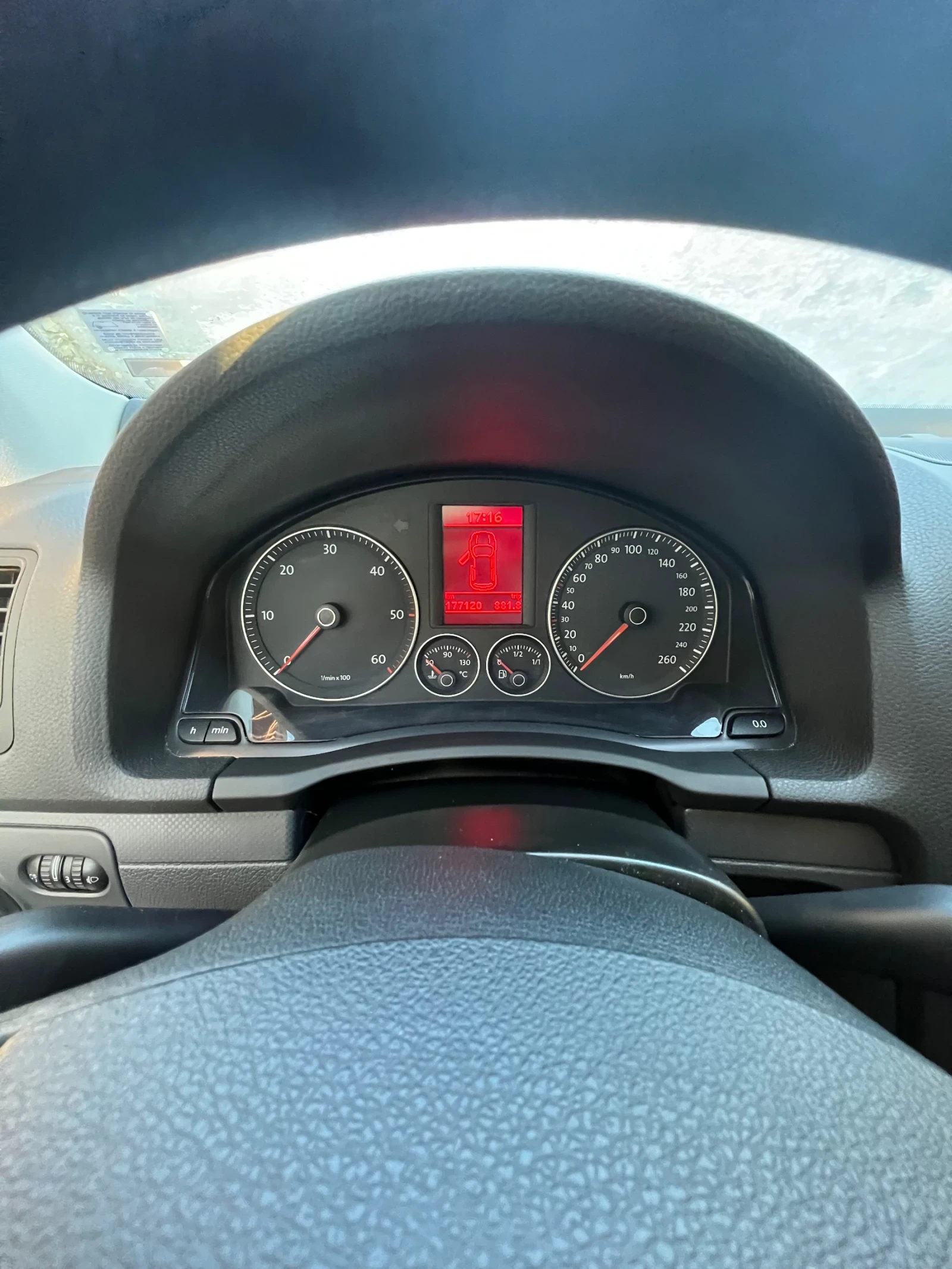 VW Golf 5 1.9 TDI 105 к.с.  - изображение 7