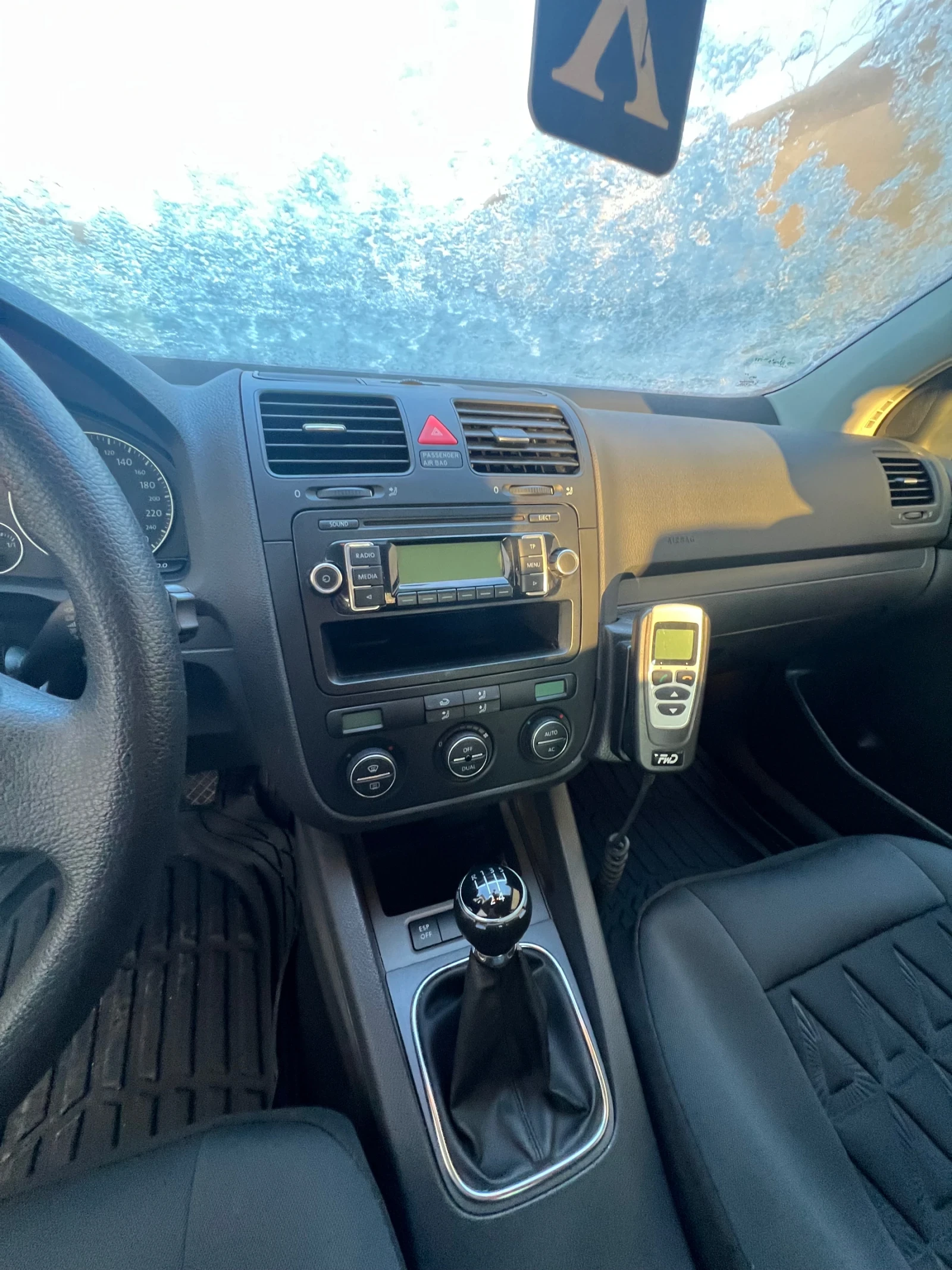 VW Golf 5 1.9 TDI 105 к.с.  - изображение 8