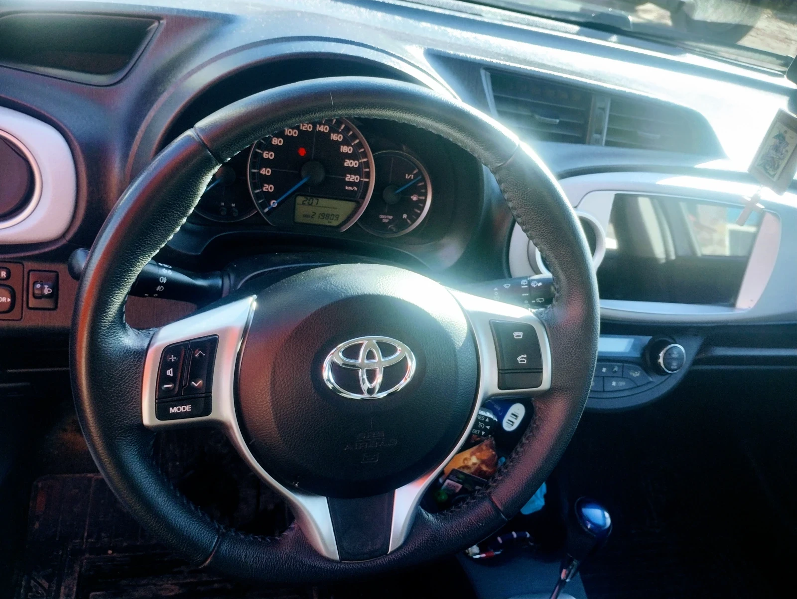 Toyota Yaris, снимка 6 - Автомобили и джипове - 53830984