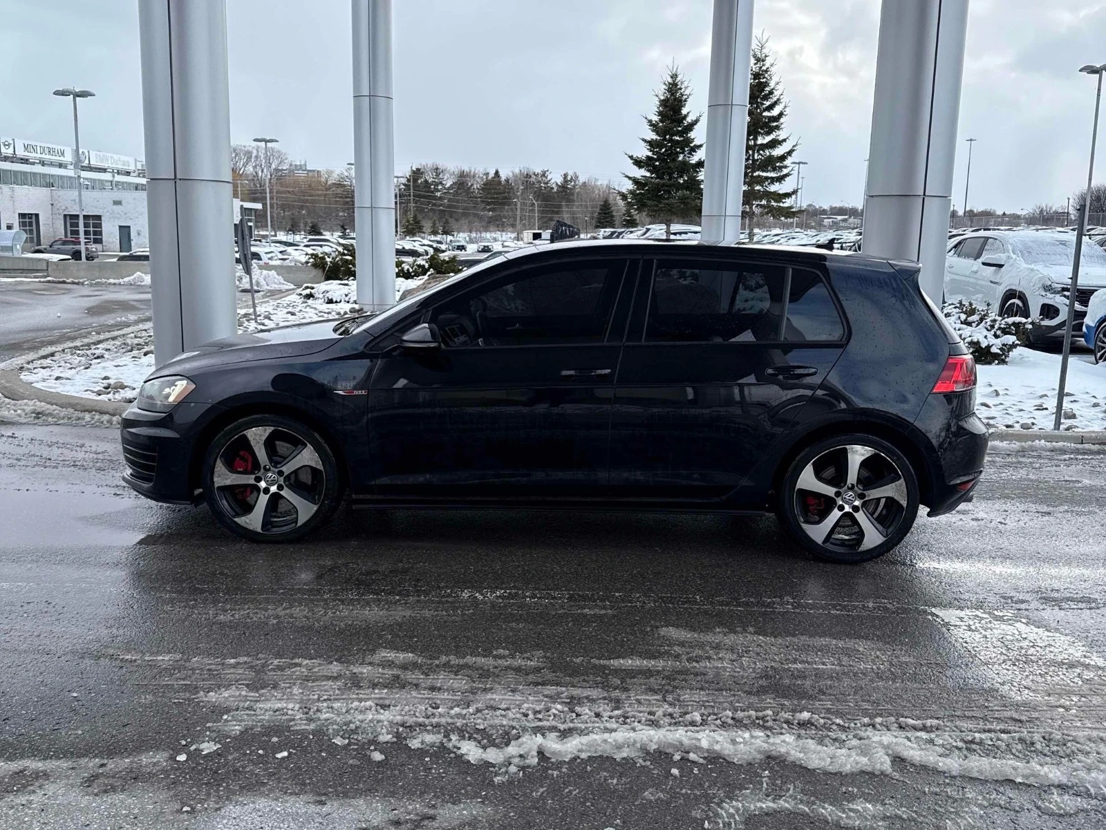 VW Golf GTI С РЕГИСТРАЦИЯ & АВТО КРЕДИТ, снимка 2 - Автомобили и джипове - 53885593