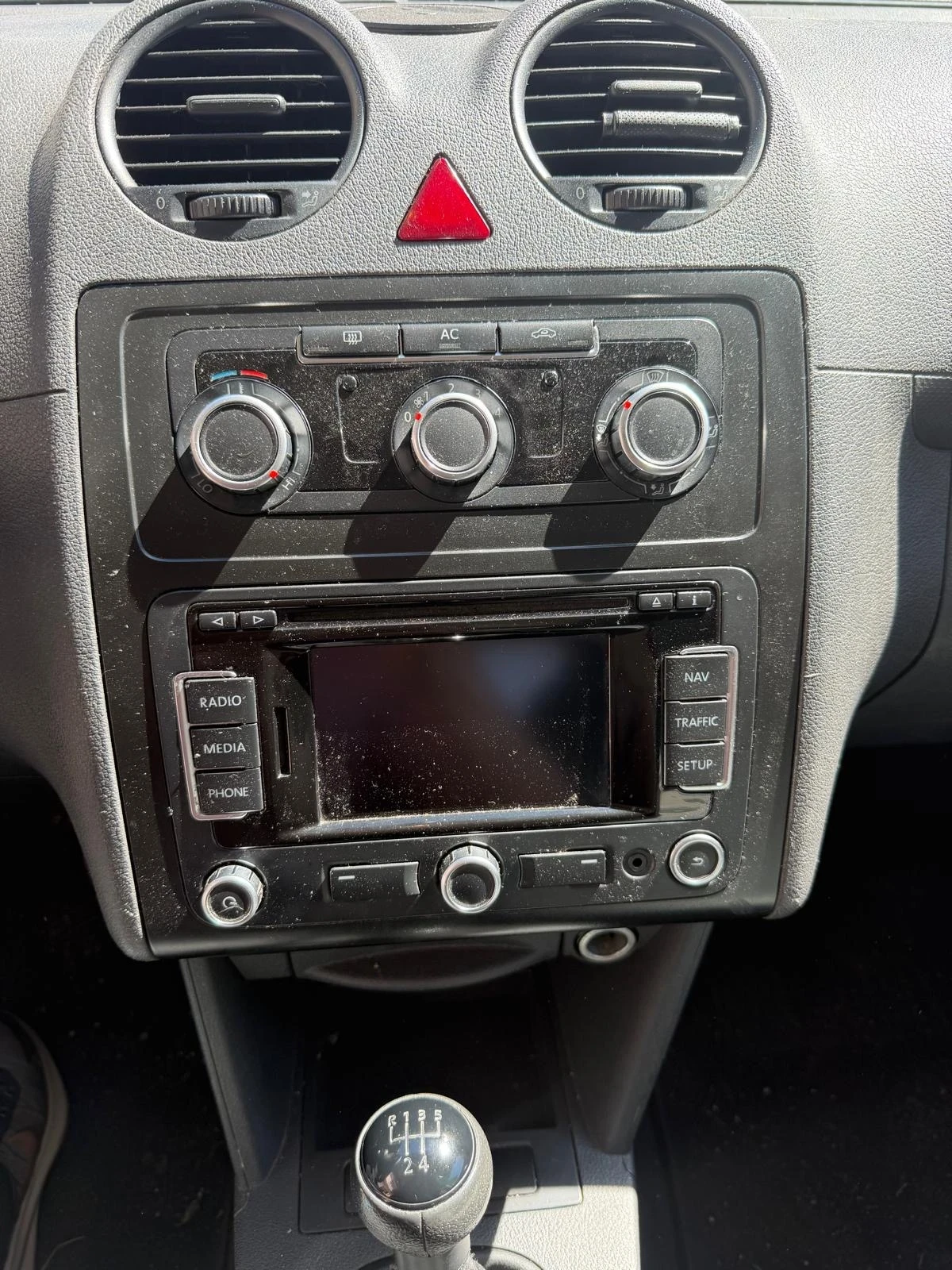 VW Caddy 1.6 TDI 102 к.с., снимка 12 - Автомобили и джипове - 54163979