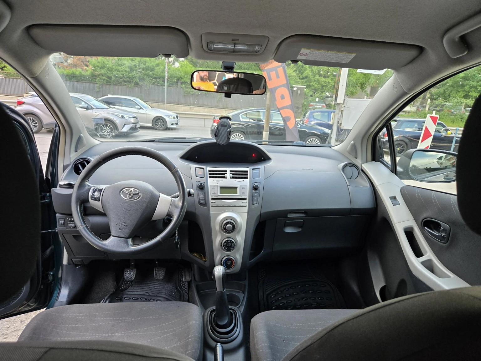 Toyota Yaris, снимка 6 - Автомобили и джипове - 54511279