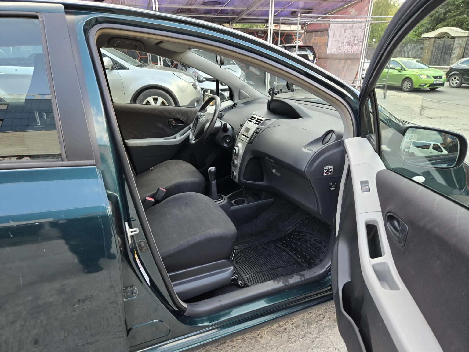 Toyota Yaris, снимка 5 - Автомобили и джипове - 54511279