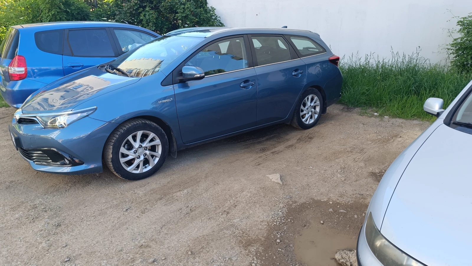 Toyota Auris Хибрид, снимка 4 - Автомобили и джипове - 54562628