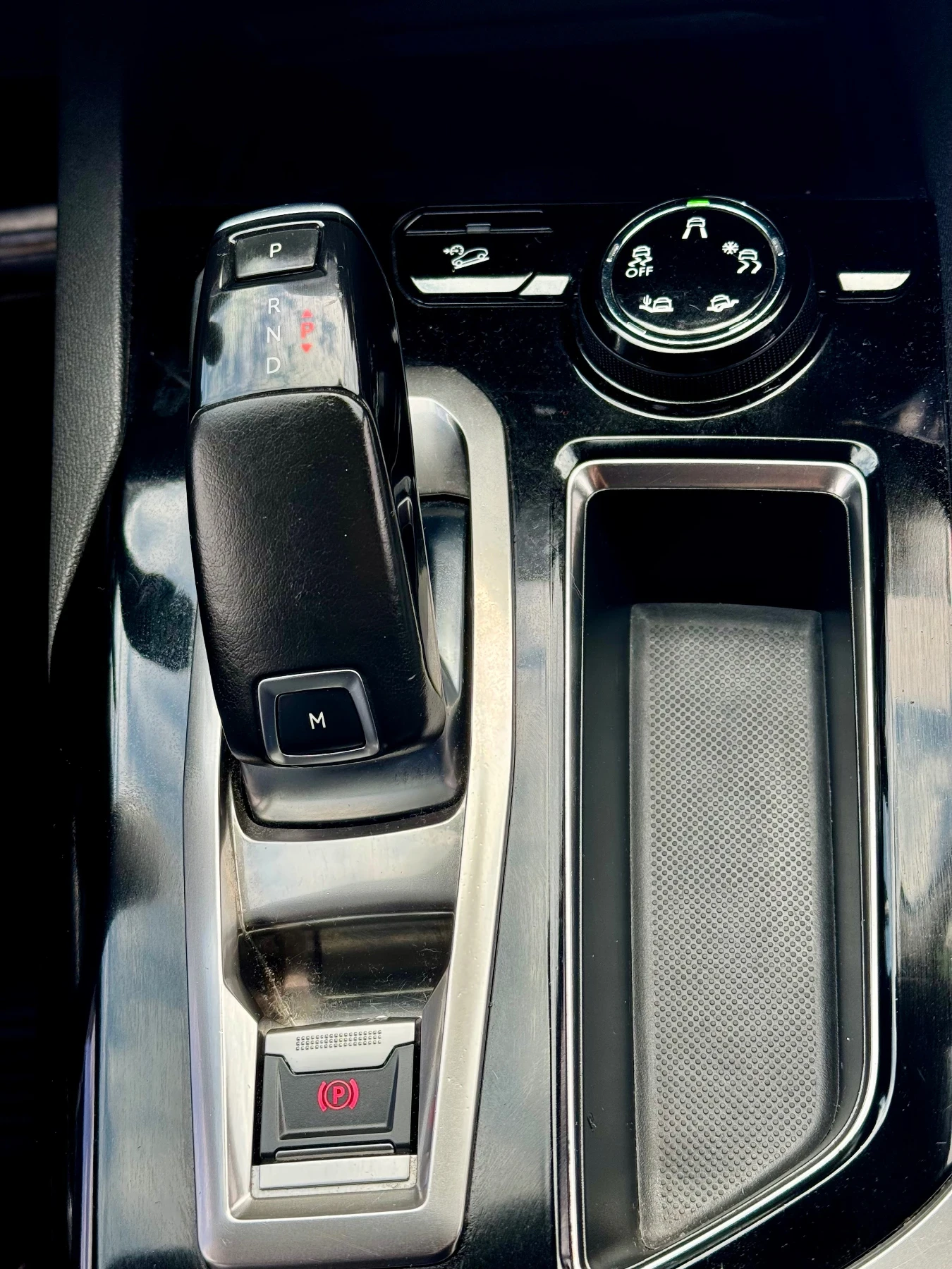 Peugeot 3008 GT-LINE/FULL LED, снимка 11 - Автомобили и джипове - 54623533