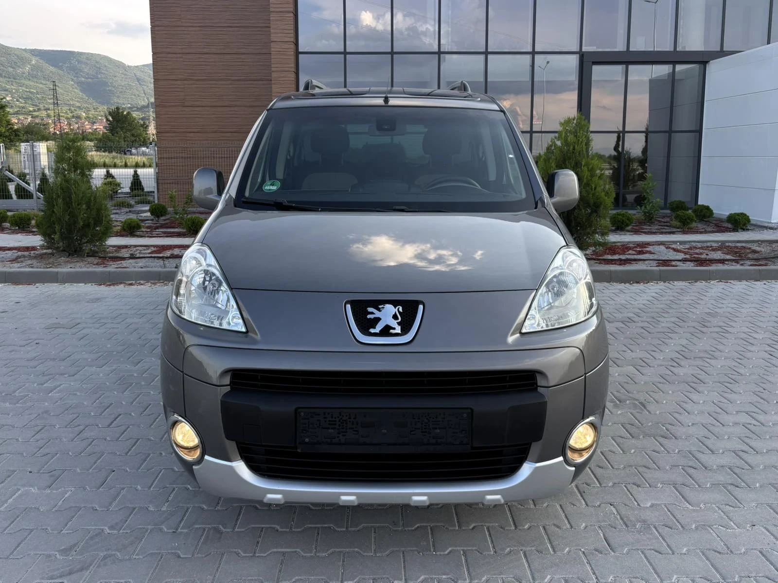 Peugeot Partner 1.6Hdi/109кс/Климатроник/Панорама/Tepe/, снимка 2 - Автомобили и джипове - 54877790