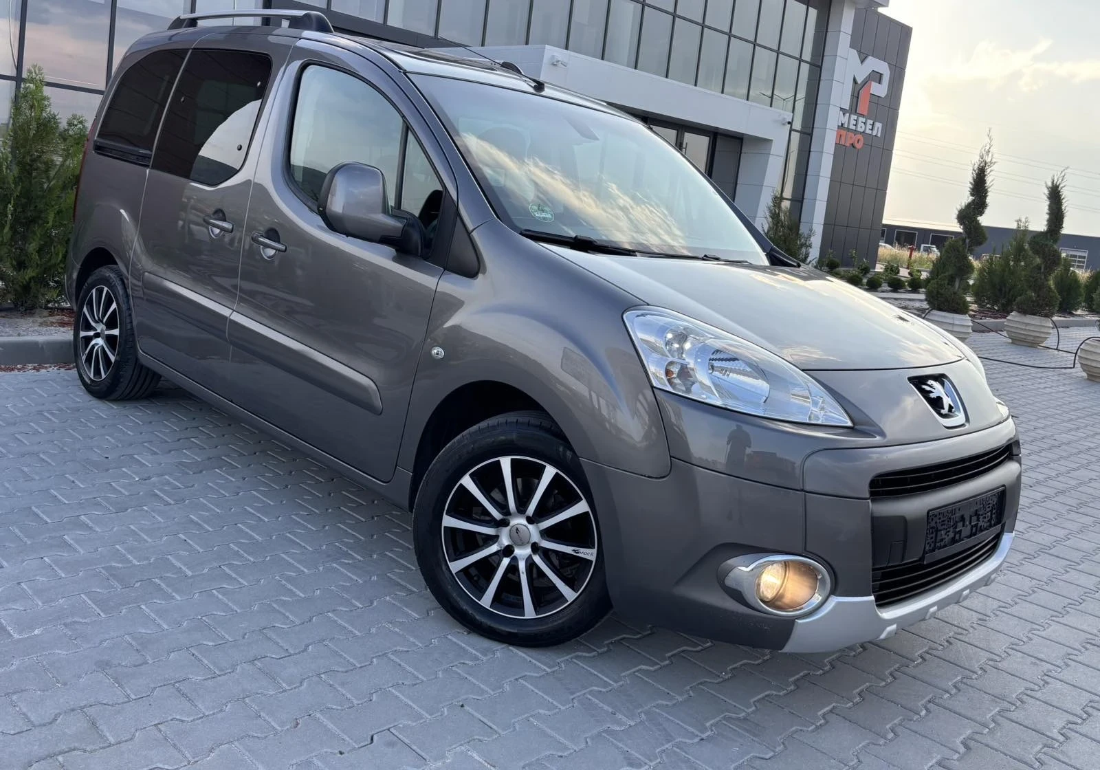 Peugeot Partner 1.6Hdi/109кс/Климатроник/Панорама/Tepe/, снимка 13 - Автомобили и джипове - 54877790