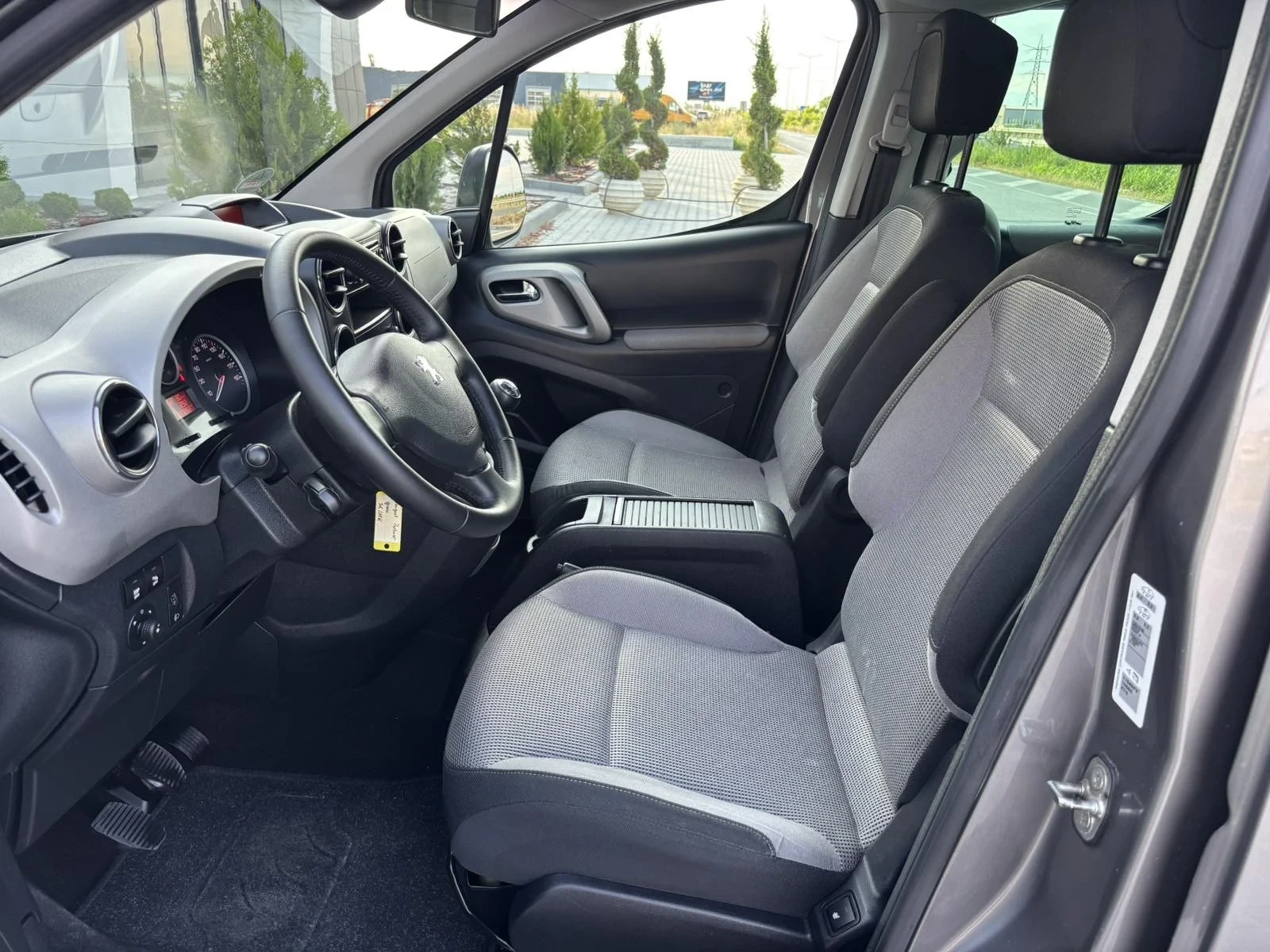Peugeot Partner 1.6Hdi/109кс/Климатроник/Панорама/Tepe/, снимка 6 - Автомобили и джипове - 54877790