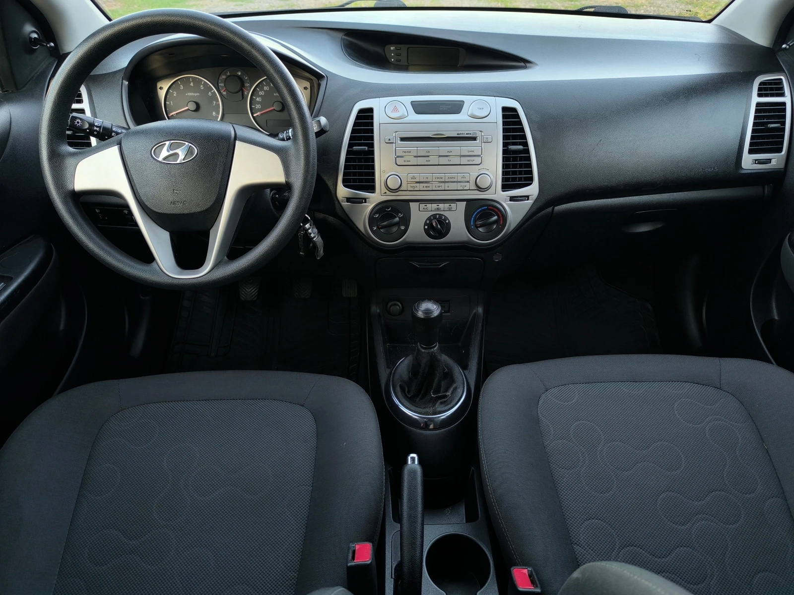 Hyundai I20 FACE LIFT-1.2i-78кс(4-цилиндъра)-КЛИМАТИК-EURO 5-, снимка 13 - Автомобили и джипове - 55177162