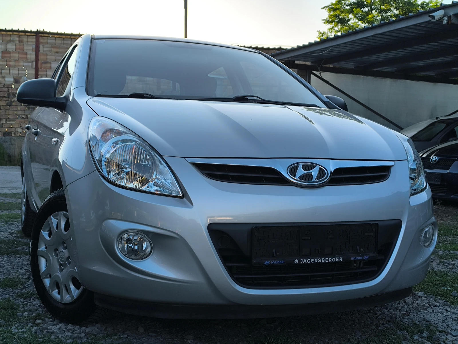 Hyundai I20 FACE LIFT-1.2i-78кс(4-цилиндъра)-КЛИМАТИК-EURO 5-