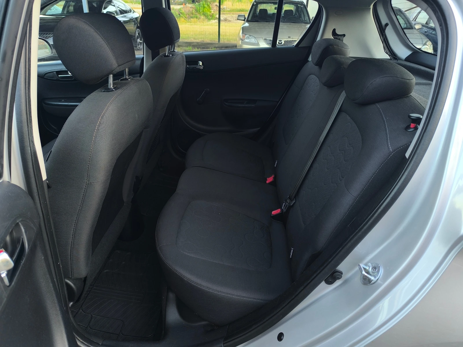 Hyundai I20 FACE LIFT-1.2i-78кс(4-цилиндъра)-КЛИМАТИК-EURO 5-, снимка 12 - Автомобили и джипове - 55177162