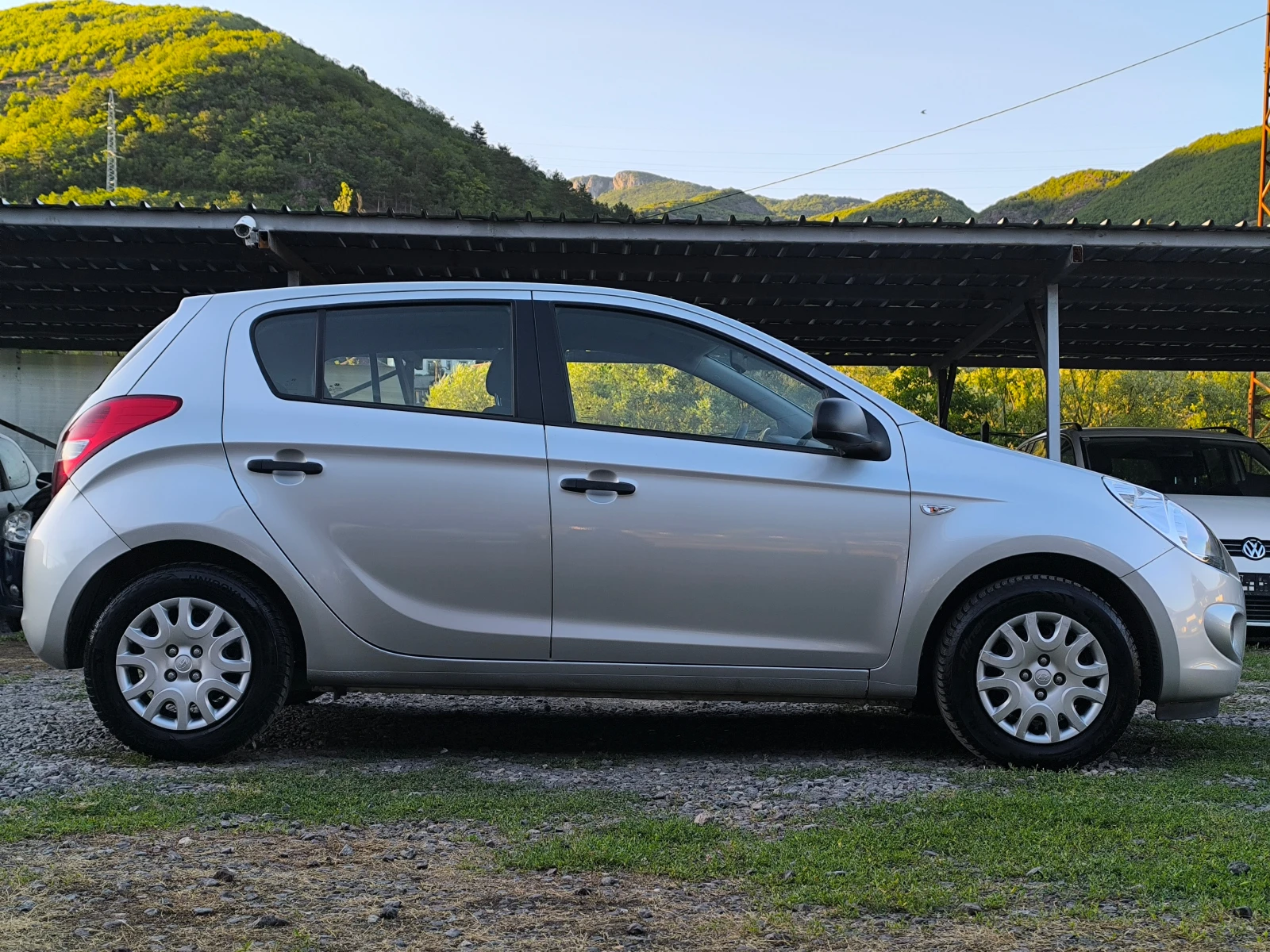 Hyundai I20 FACE LIFT-1.2i-78кс(4-цилиндъра)-КЛИМАТИК-EURO 5-, снимка 2 - Автомобили и джипове - 55177162