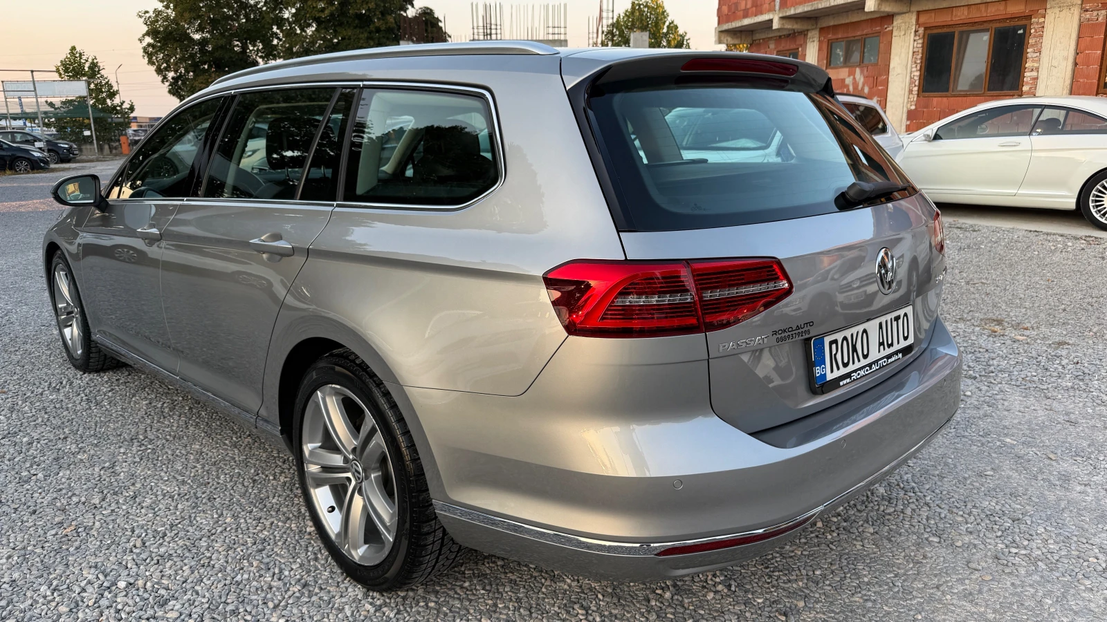 VW Passat 2.0TDI/АВТОМАТ-F1/КОЖА С ПОДГРЕВ/СЕРВИЗНА ИСТОРИЯ/, снимка 4 - Автомобили и джипове - 55503847