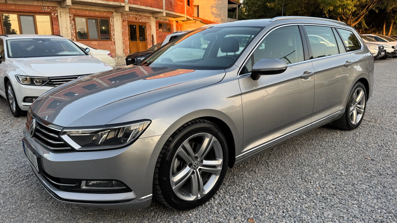 VW Passat 2.0TDI/АВТОМАТ-F1/КОЖА С ПОДГРЕВ/СЕРВИЗНА ИСТОРИЯ/, снимка 3 - Автомобили и джипове - 55503847