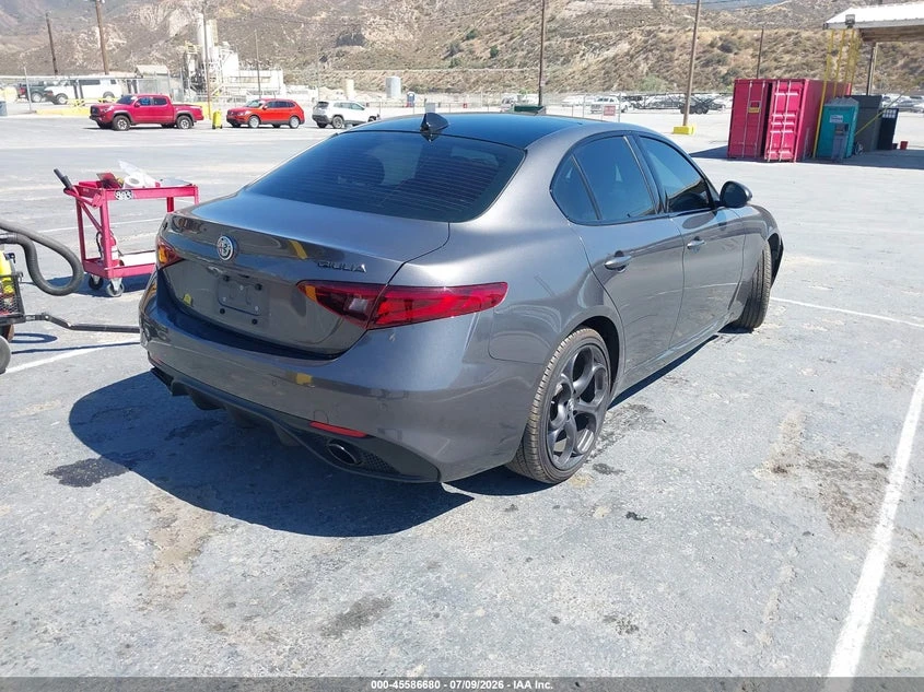 Alfa Romeo Giulia 2.0l Ti Sport Awd, снимка 4 - Автомобили и джипове - 55586716