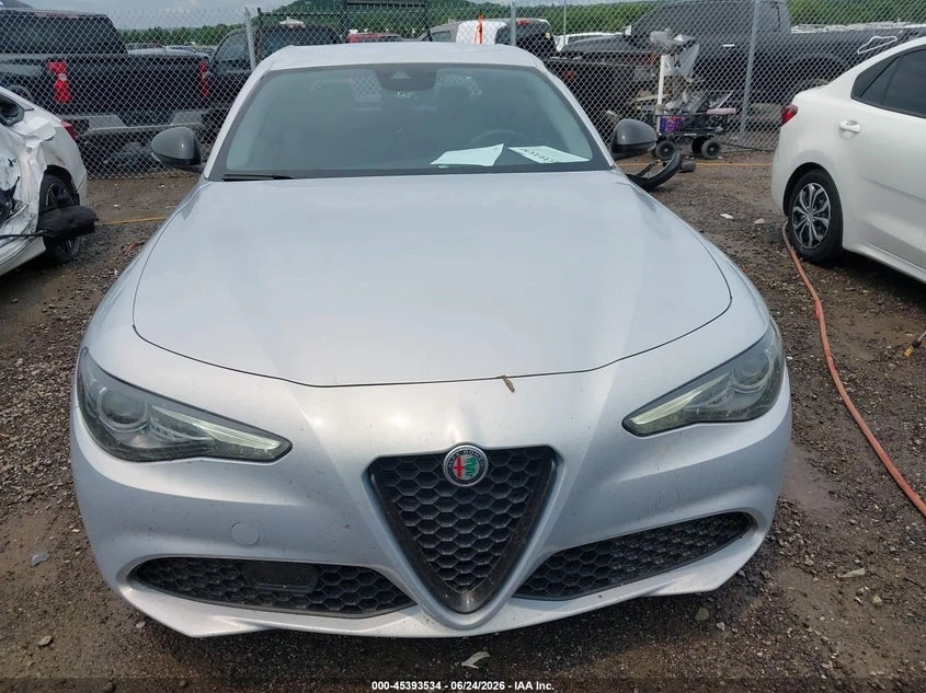 Alfa Romeo Giulia 2.0l Rwd, снимка 12 - Автомобили и джипове - 55586792