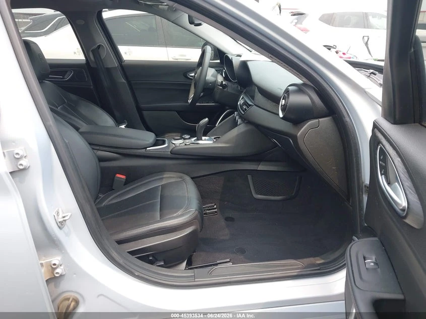 Alfa Romeo Giulia 2.0l Rwd, снимка 5 - Автомобили и джипове - 55586792