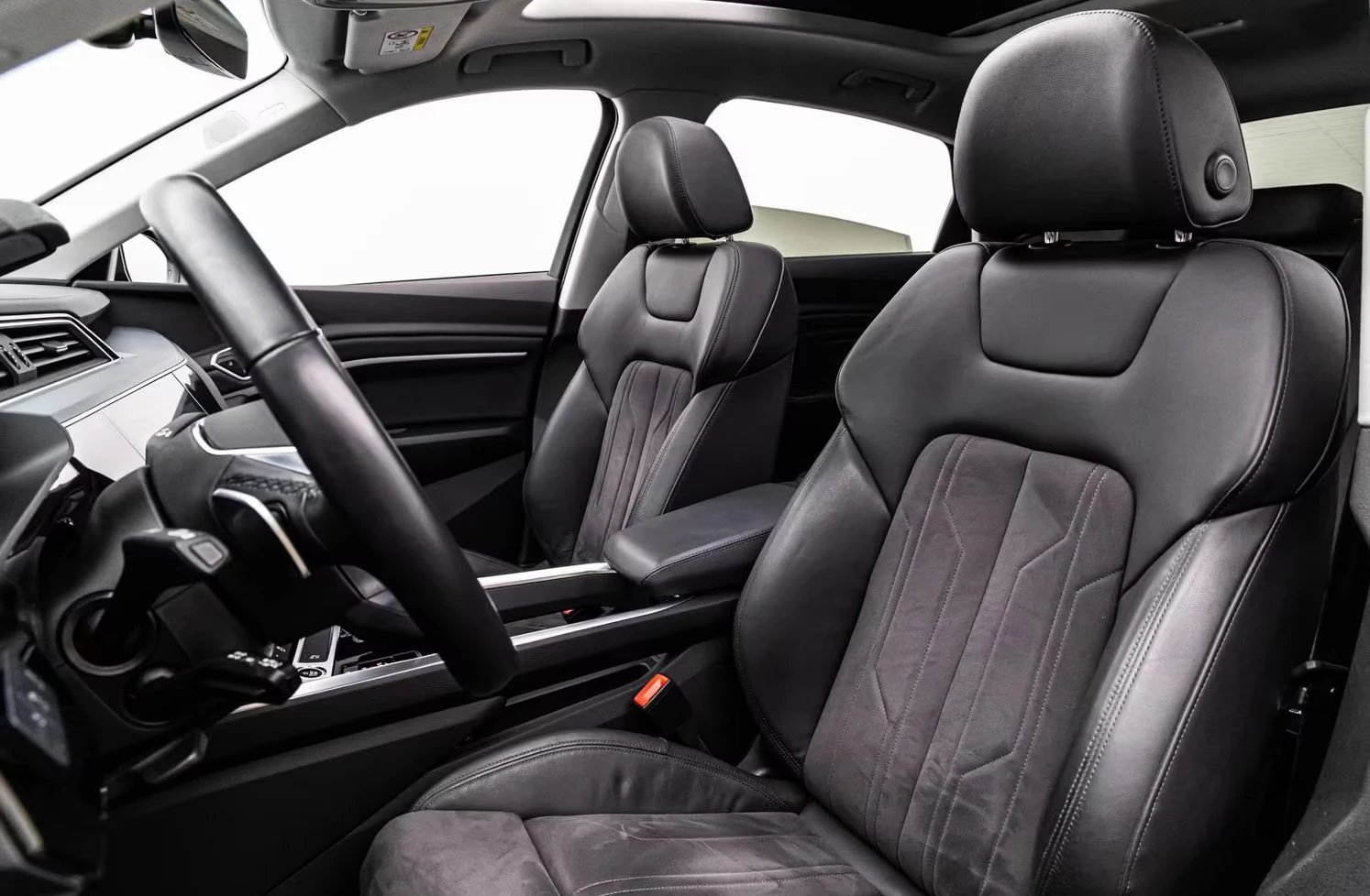 Audi E-Tron 50/313HP/SPORTBACK/2xS-LINE/PANO/360/HUD/ACC/790z, снимка 12 - Автомобили и джипове - 55704754