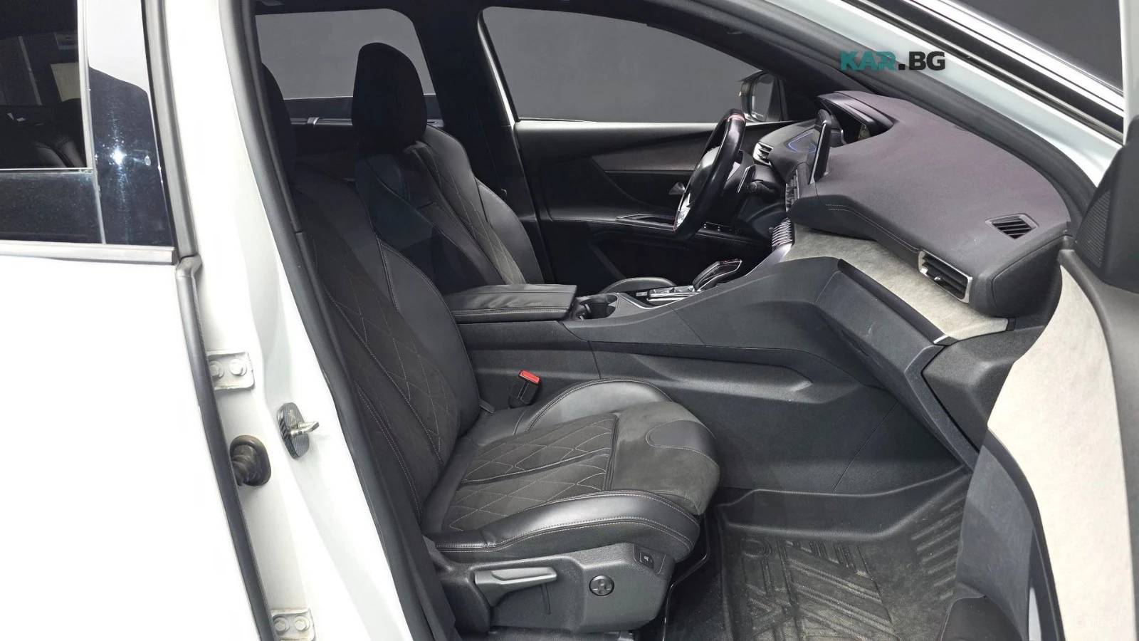 Peugeot 5008 GTLINE* 360* ПОДГРЕВ* KEYLESS, снимка 11 - Автомобили и джипове - 55928262