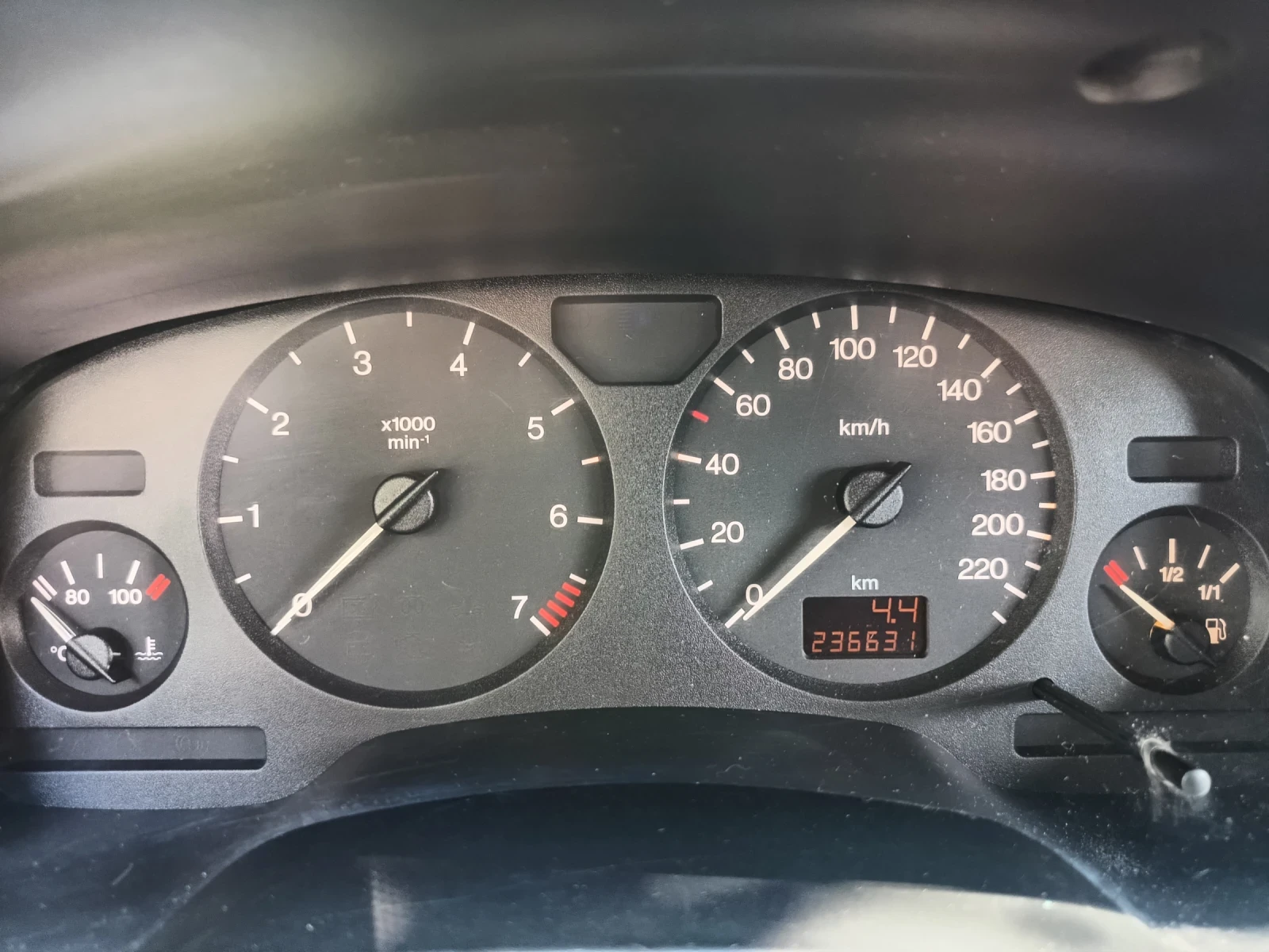 Opel Zafira 1.8 16v, снимка 14 - Автомобили и джипове - 56105159