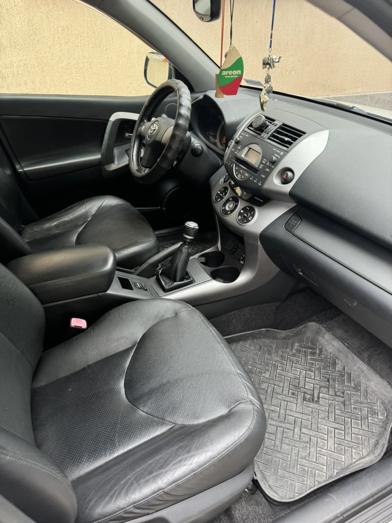 Toyota Rav4 2.2d, снимка 7 - Автомобили и джипове - 47315842