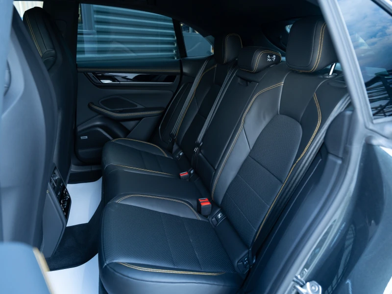 Porsche Macan 4, снимка 15 - Автомобили и джипове - 52576117