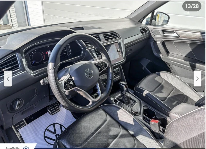 VW Tiguan HIGHLINE* R* LINE* 360КАМЕРА* ДИСТРОНИК* КЕЙЛЕС, снимка 12 - Автомобили и джипове - 52652552