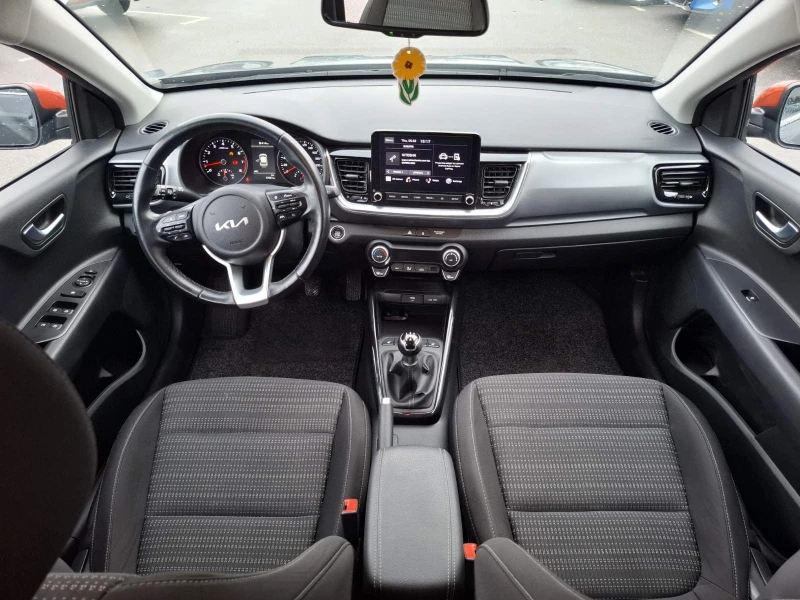 Kia Stonic 1.2 cvvt , снимка 8 - Автомобили и джипове - 53591389