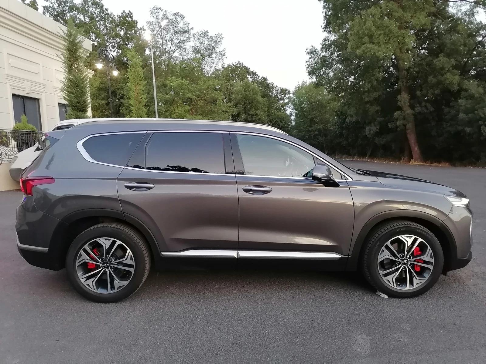 Hyundai Santa fe 4WD* Pano* Обдухване* 360камера* Серв.История* TOP - изображение 4