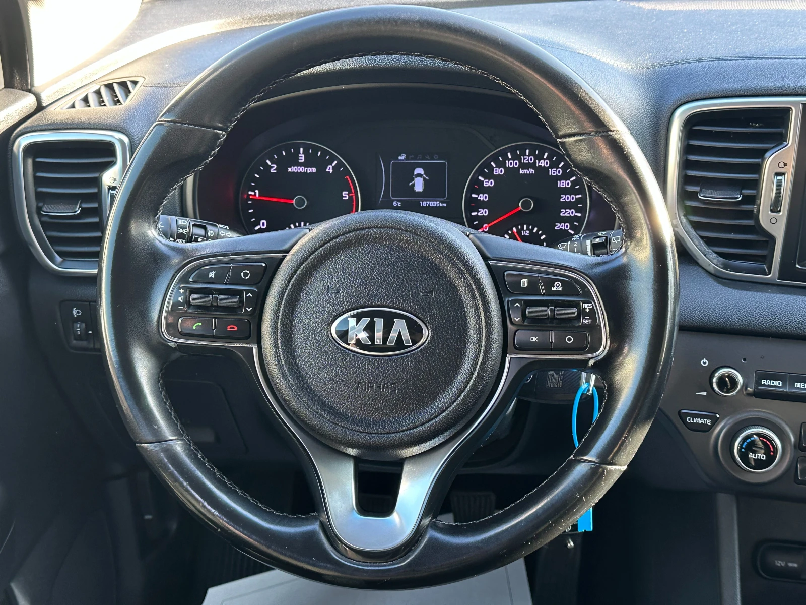 Kia Sportage 1.7CRDi-116ks-LED-NAVI-PDC-KAMERA-EURO6B-6��.2016� | Mobile.bg � ����������� 11