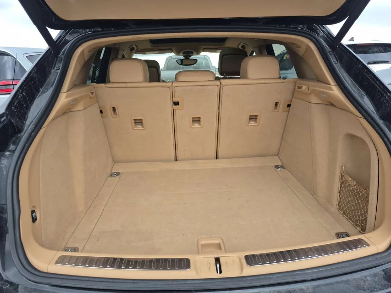 Porsche Macan  S | 2 КЛЮЧА | ШИБИДАХ | ПОДГРЕВИ | CARFAX, снимка 13 - Автомобили и джипове - 53819843