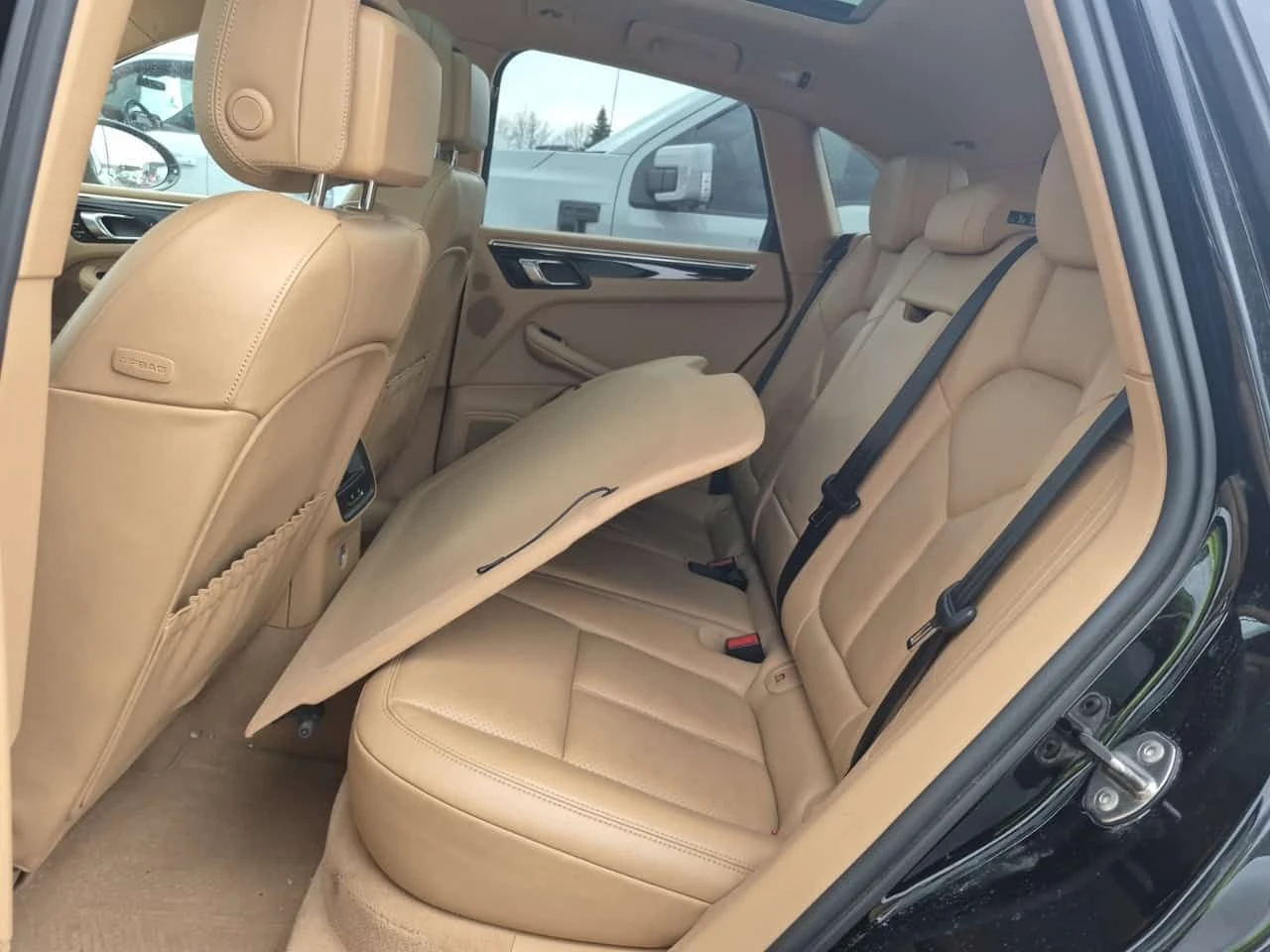 Porsche Macan  S | 2 КЛЮЧА | ШИБИДАХ | ПОДГРЕВИ | CARFAX, снимка 11 - Автомобили и джипове - 53819843