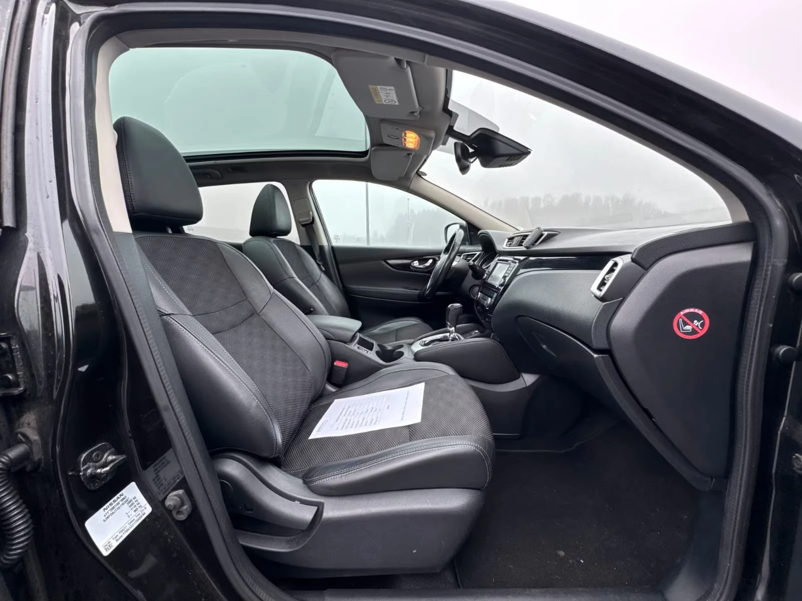 Nissan Qashqai 1.5dci Automat | Очакван внос | С Гаранция, снимка 11 - Автомобили и джипове - 53871482