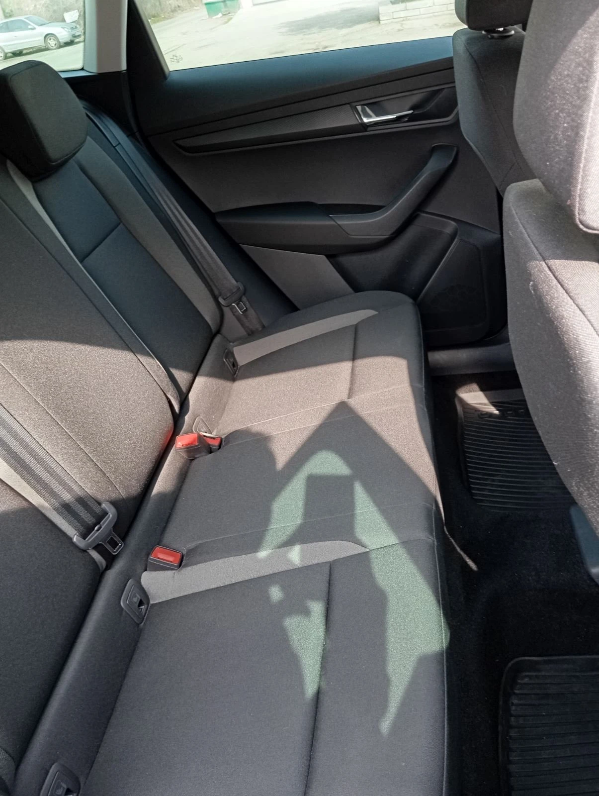 Skoda Karoq Актив 1, 5 TSI 110 kW, снимка 10 - Автомобили и джипове - 54228833