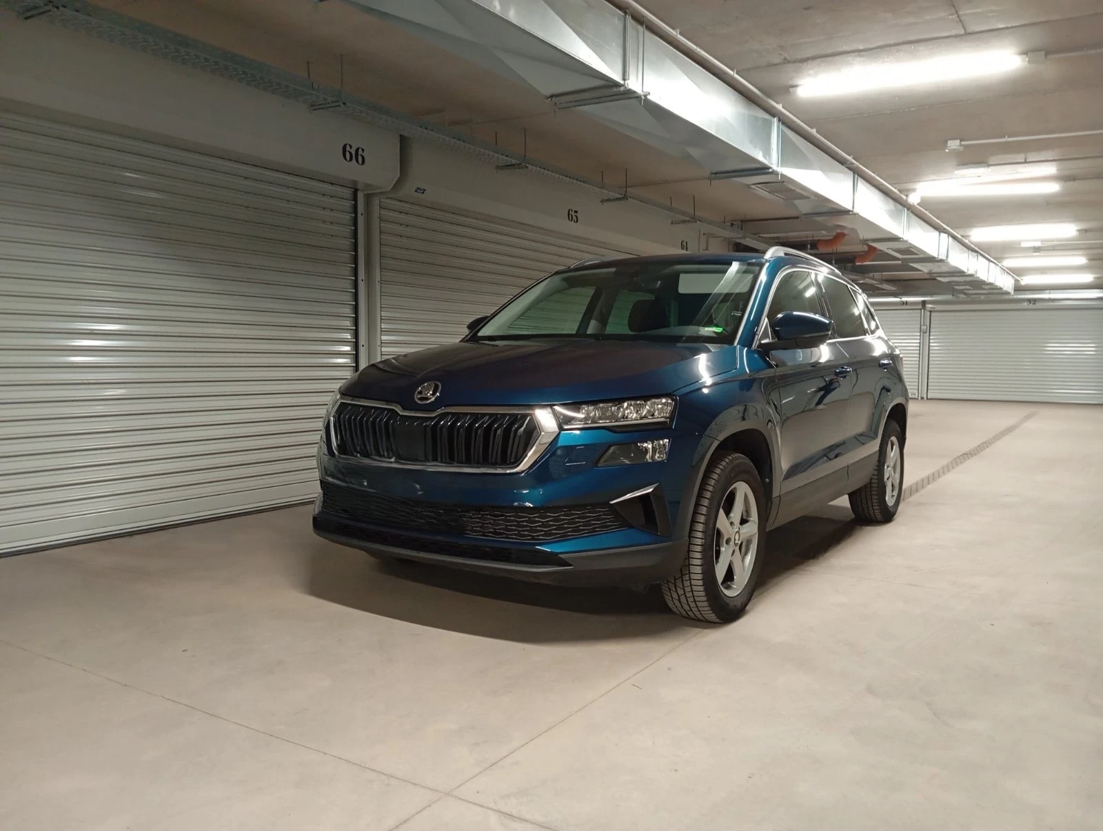 Skoda Karoq Актив 1, 5 TSI 110 kW, снимка 4 - Автомобили и джипове - 54228833