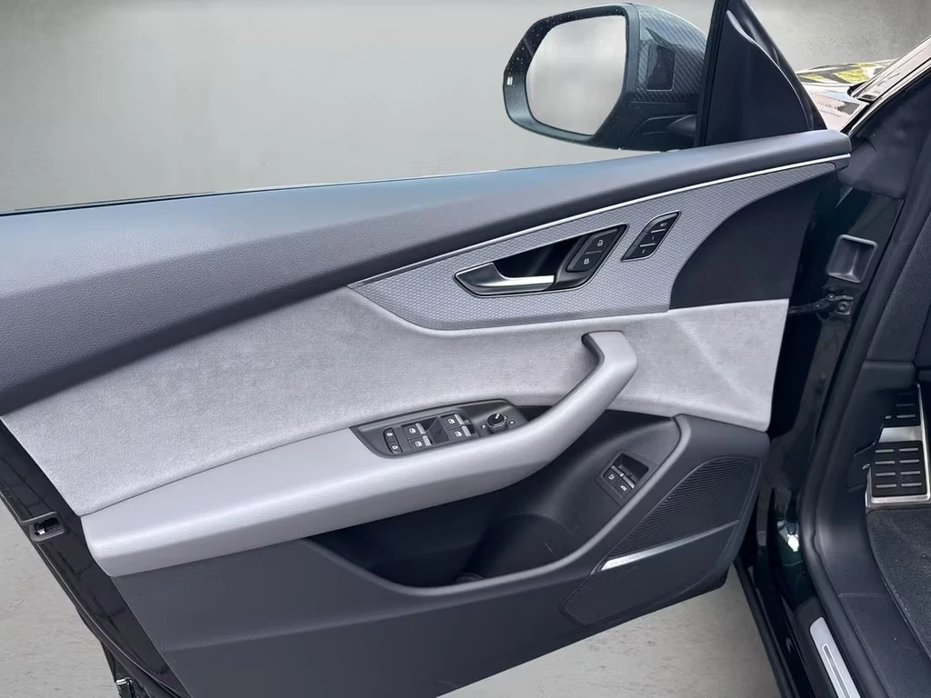 Audi Q8 60 TFSIe / FACELIFT/ S-LINE/ B&O/ HUD/ 360/ MATRIX, снимка 6 - Автомобили и джипове - 55204631
