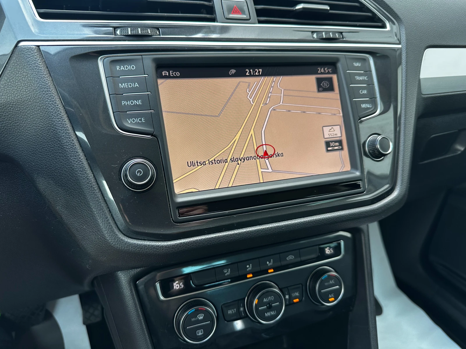 VW Tiguan 2.0 TDI 4-MOTION DSG, снимка 14 - Автомобили и джипове - 55206653