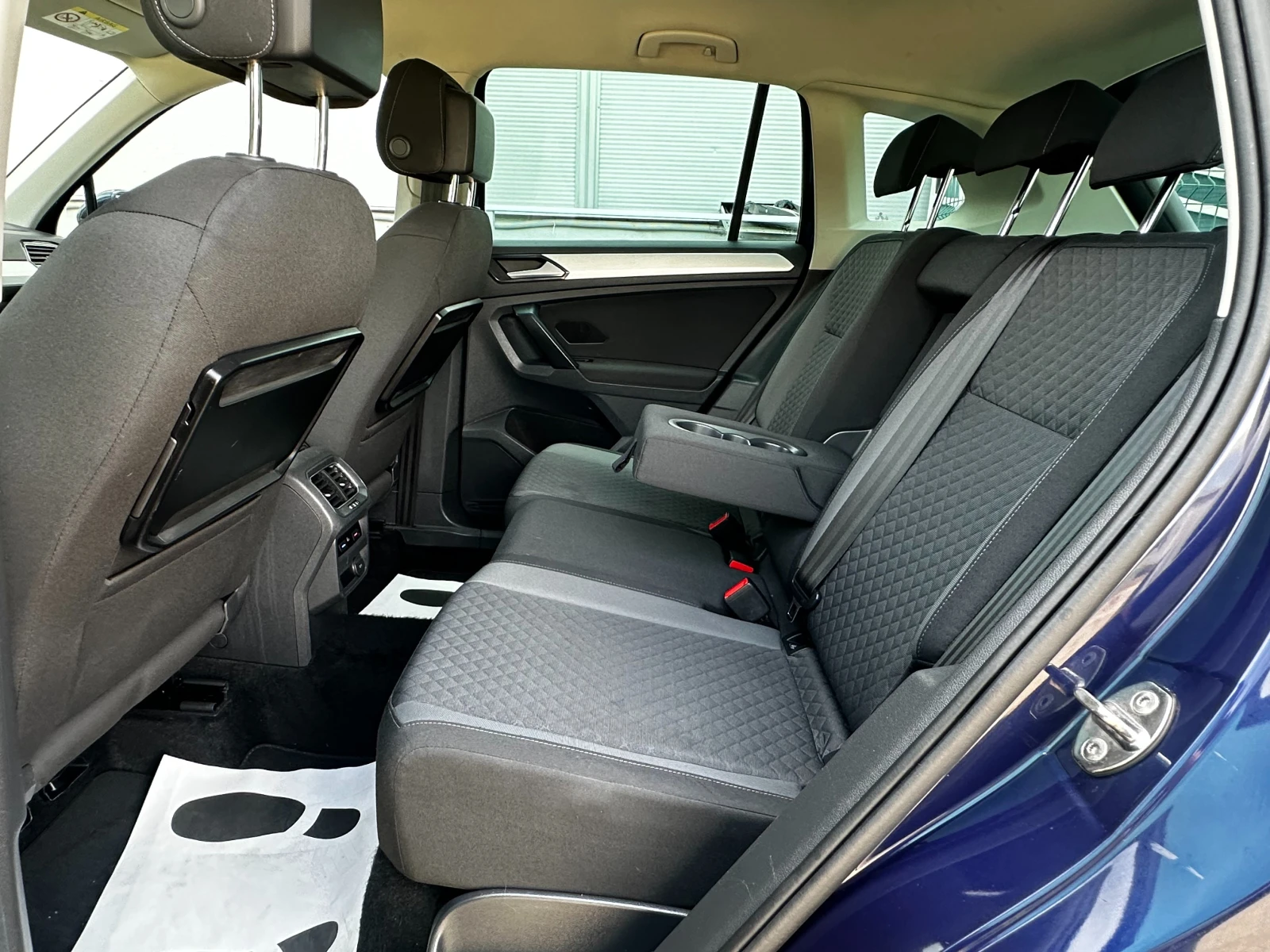 VW Tiguan 2.0 TDI 4-MOTION DSG, снимка 10 - Автомобили и джипове - 55206653