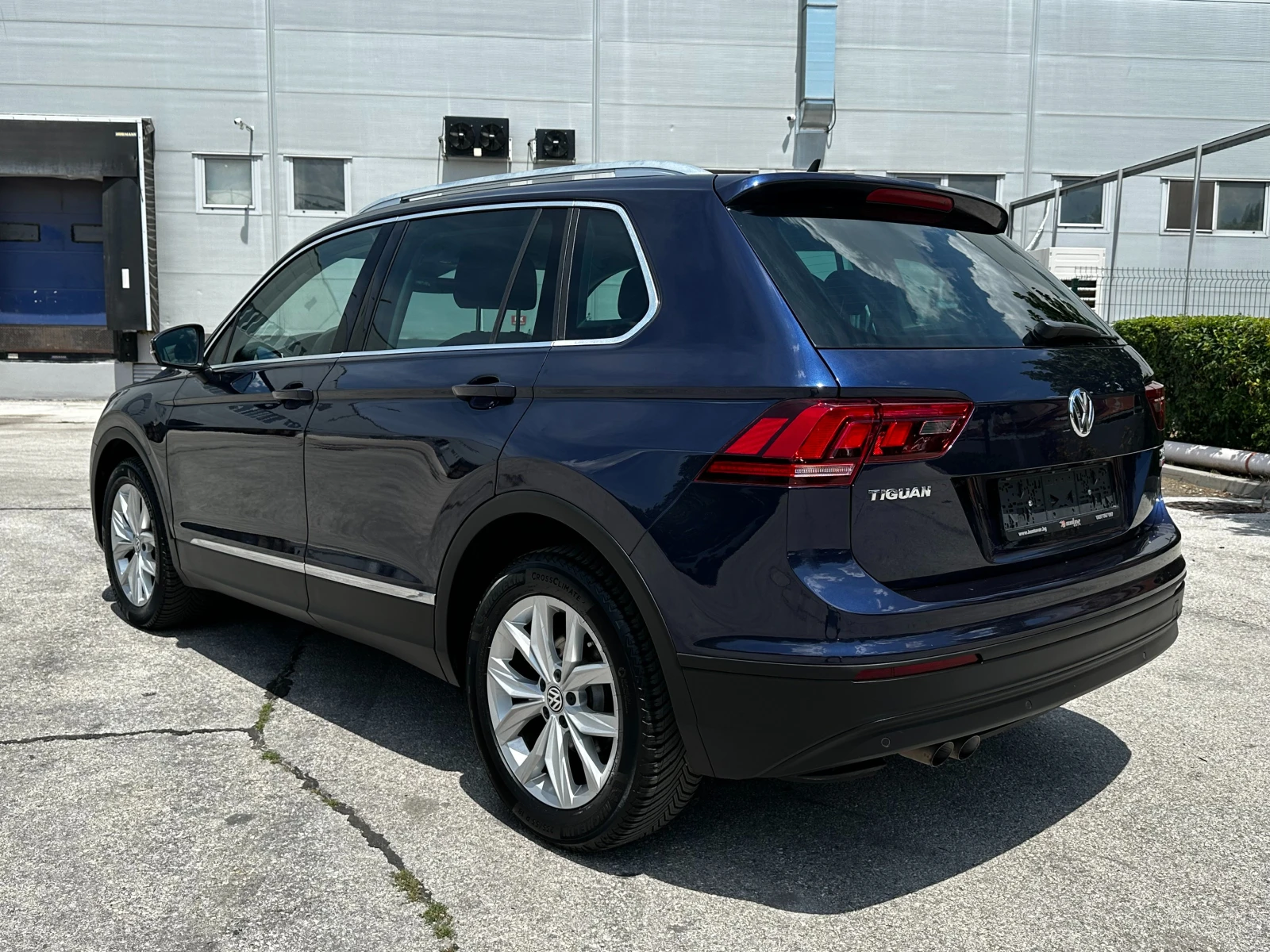 VW Tiguan 2.0 TDI 4-MOTION DSG, снимка 3 - Автомобили и джипове - 55206653