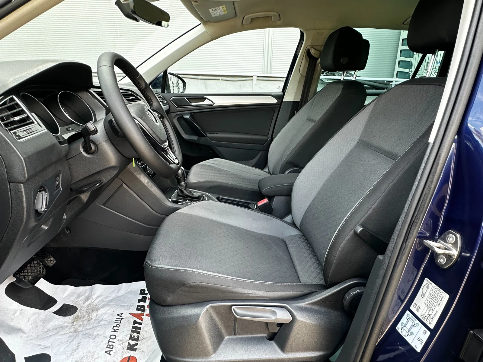VW Tiguan 2.0 TDI 4-MOTION DSG, снимка 9 - Автомобили и джипове - 55206653