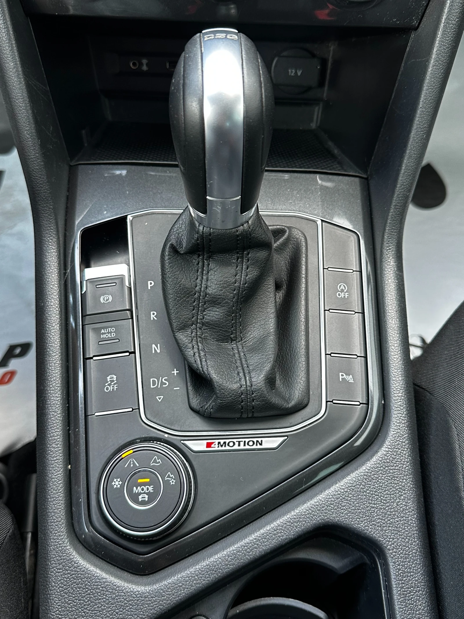 VW Tiguan 2.0 TDI 4-MOTION DSG, снимка 13 - Автомобили и джипове - 55206653