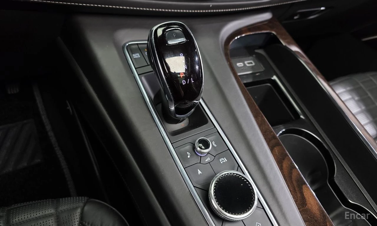 Cadillac Escalade 6.2* LUXURY* PLATINUM* FULL* ОБДУХВАНЕ* , снимка 10 - Автомобили и джипове - 55740451