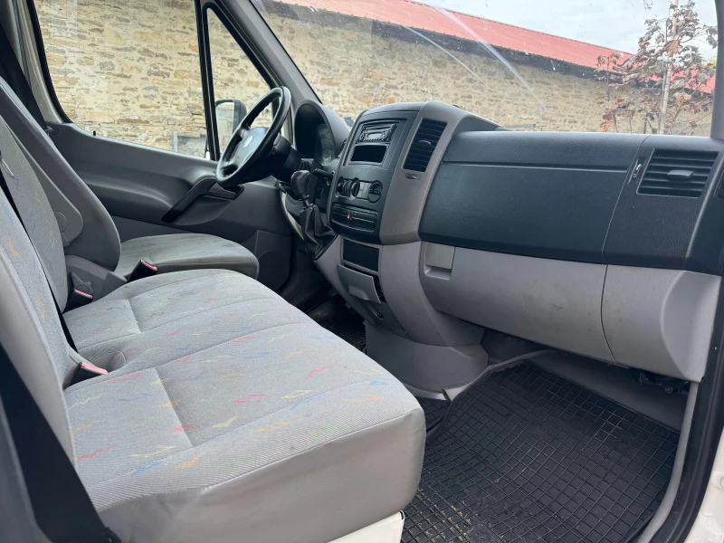 VW Crafter, снимка 5 - Бусове и автобуси - 47495928