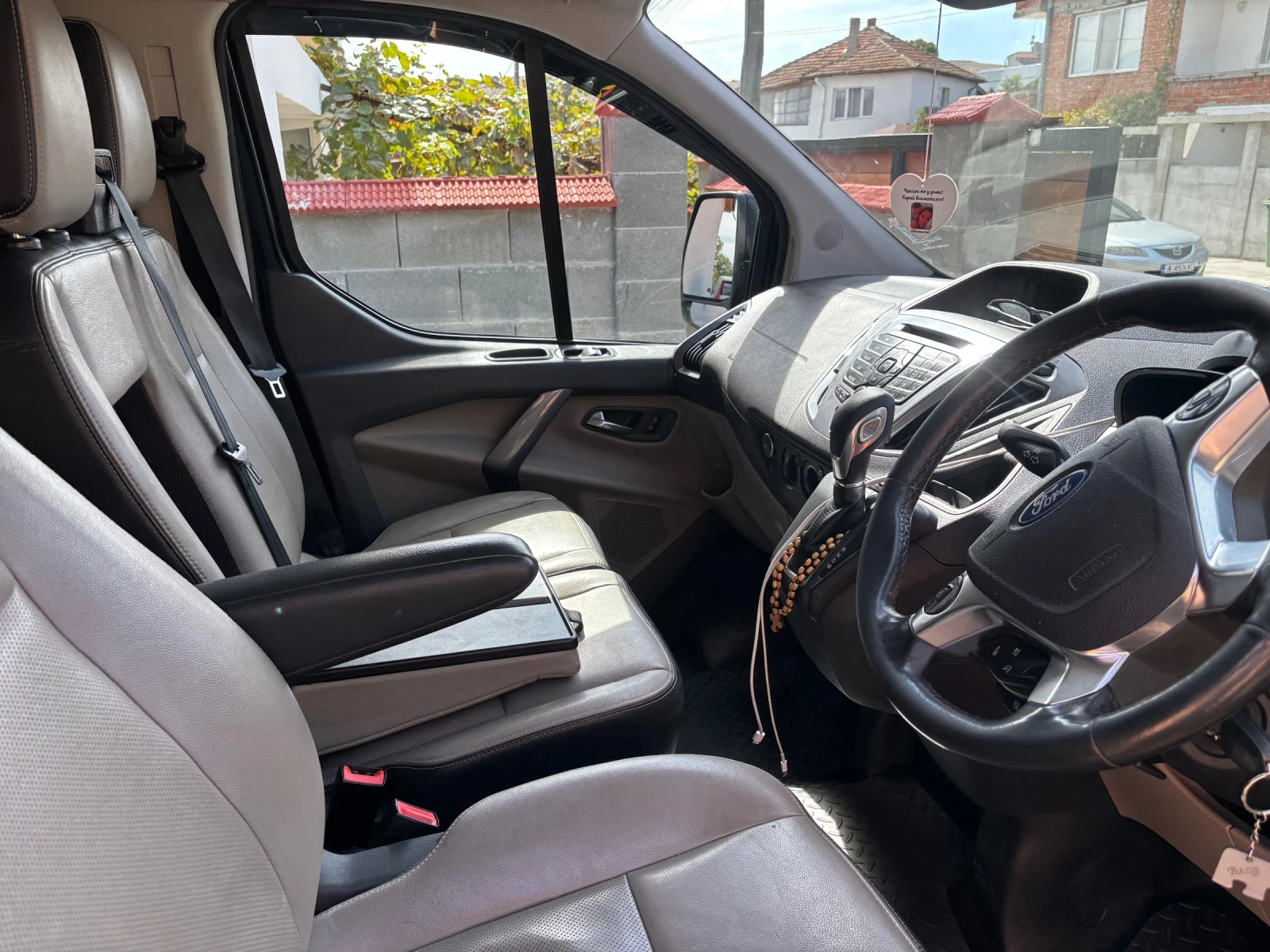 Ford Transit Custom, снимка 8 - Бусове и автобуси - 56243175