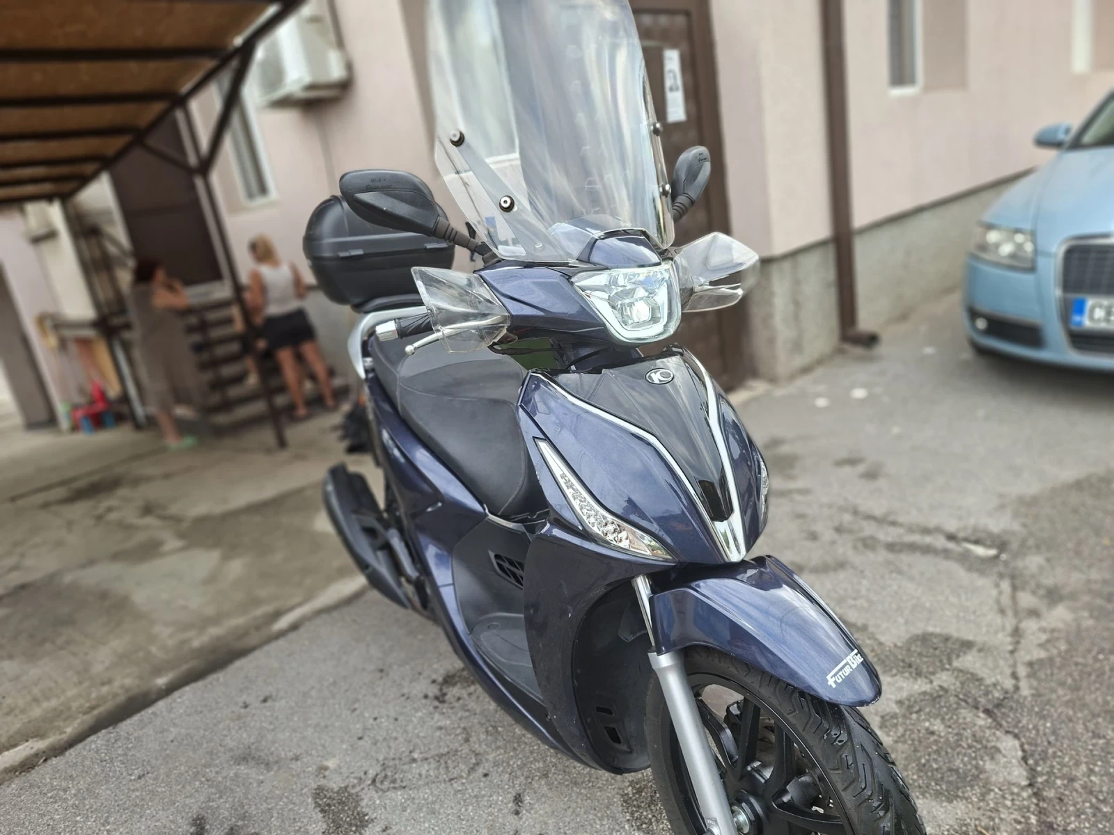 Kymco People Nu feis 200ie ABS става за кемпер лек и пъргав, снимка 3 - Мотоциклети и мототехника - 55327553