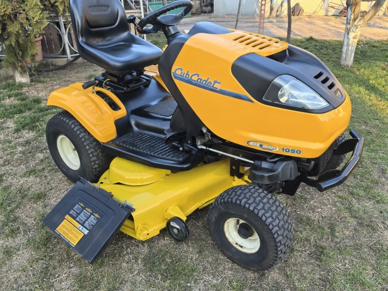 Трактор John Deere CUB CADET 1050 BY MTD KOHLER 23к.с., снимка 3 - Селскостопанска техника - 49350012