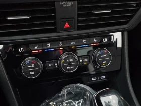 VW Jetta 1.5 Tsi Prestige, снимка 17