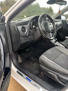 Toyota Auris, снимка 13